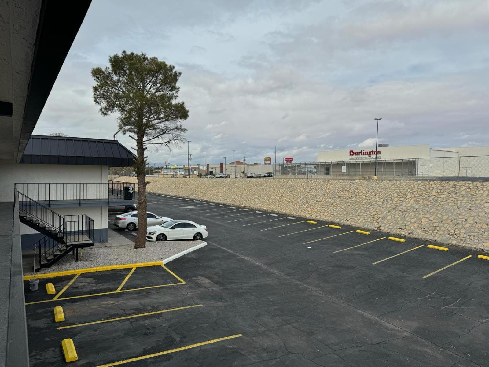 Days Inn By Wyndham El Paso Airport East Eksteriør billede