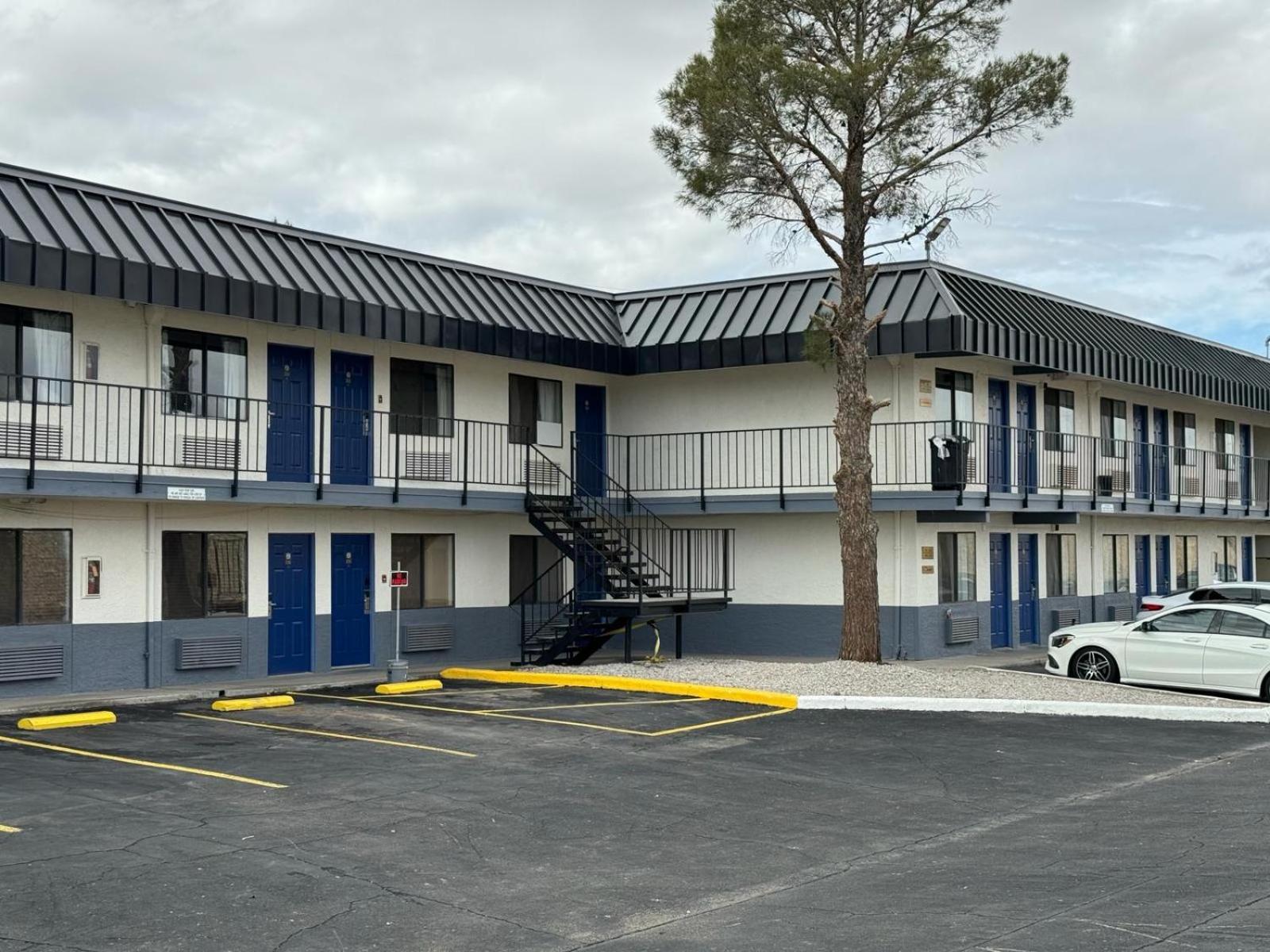 Days Inn By Wyndham El Paso Airport East Eksteriør billede